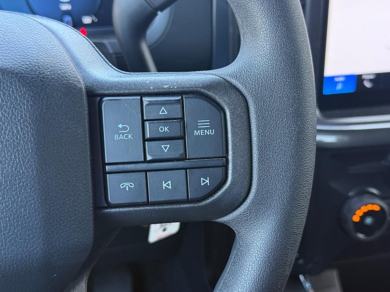 Ford F-150 Vehicle Full-screen Gallery Image 16