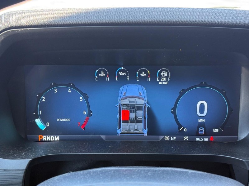Ford F-150 Vehicle Full-screen Gallery Image 17
