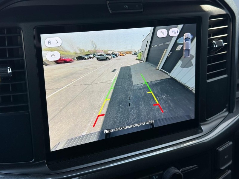 Ford F-150 Vehicle Full-screen Gallery Image 18