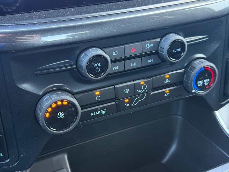 Ford F-150 Vehicle Full-screen Gallery Image 19