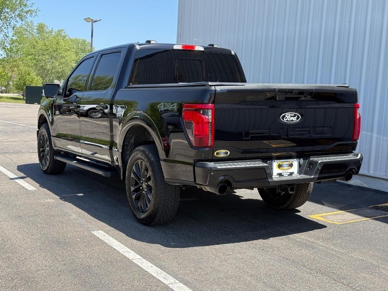 Ford F-150 Vehicle Full-screen Gallery Image 3