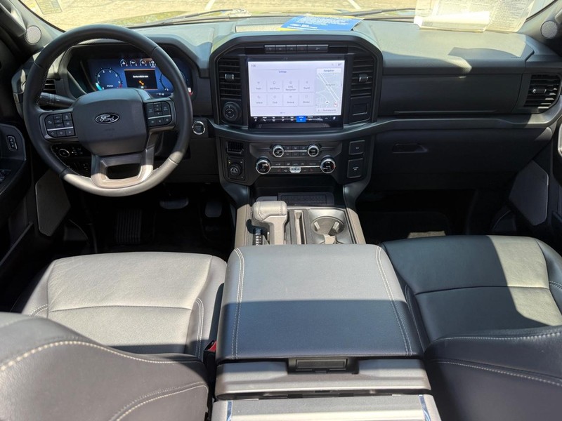 Ford F-150 Vehicle Full-screen Gallery Image 10