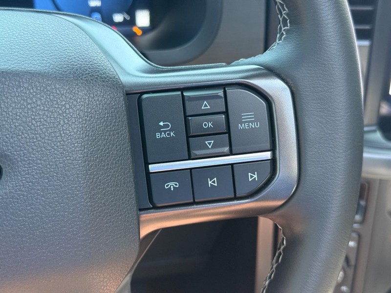 Ford F-150 Vehicle Full-screen Gallery Image 16