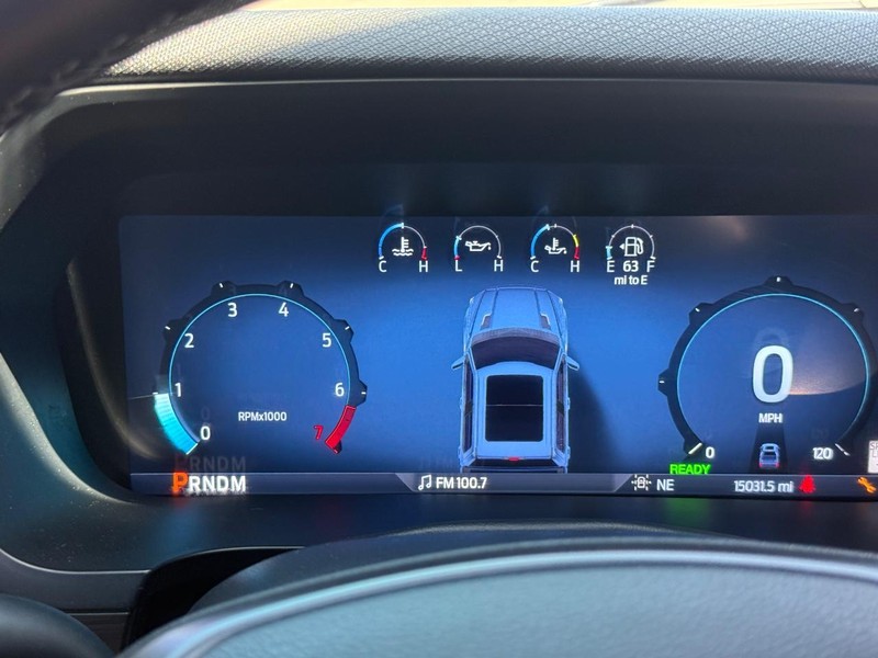 Ford F-150 Vehicle Full-screen Gallery Image 17