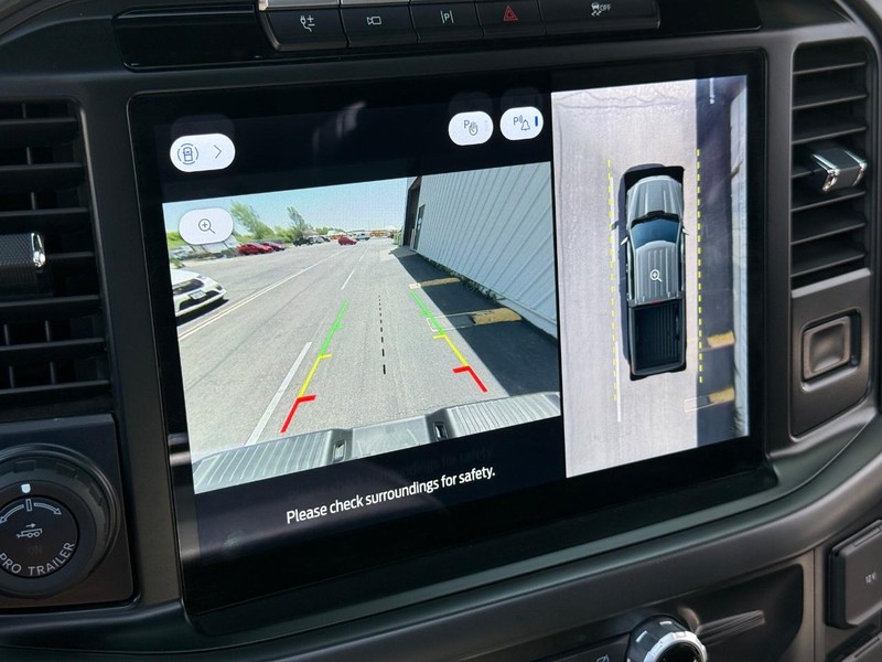 Ford F-150 Vehicle Full-screen Gallery Image 18