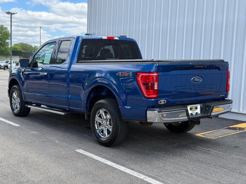 Ford F-150 Vehicle Full-screen Gallery Image 3