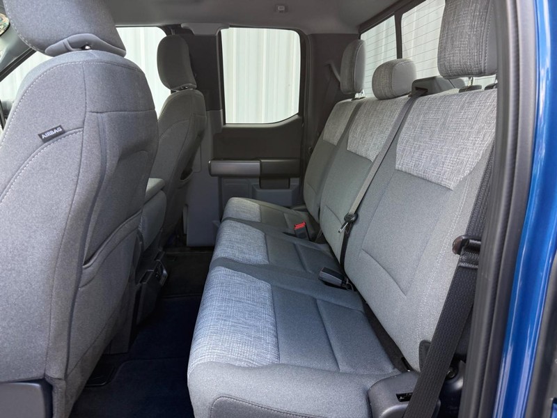 Ford F-150 Vehicle Full-screen Gallery Image 14