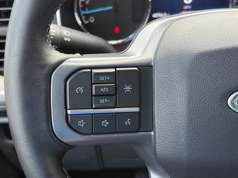 Ford F-150 Vehicle Full-screen Gallery Image 15