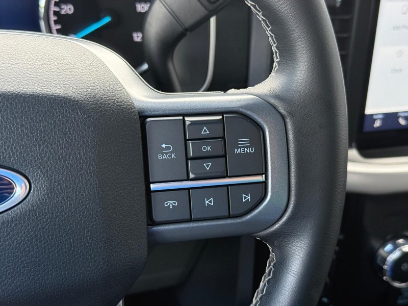 Ford F-150 Vehicle Full-screen Gallery Image 16