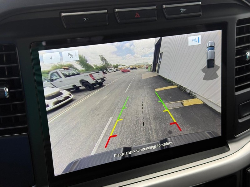 Ford F-150 Vehicle Full-screen Gallery Image 18