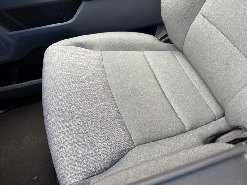 Ford F-150 Vehicle Full-screen Gallery Image 20
