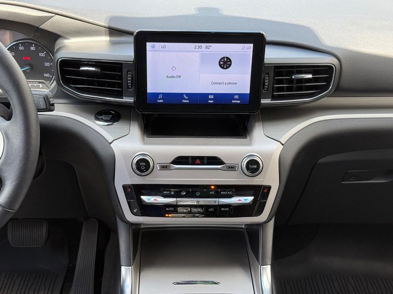 Ford Explorer Vehicle Full-screen Gallery Image 12