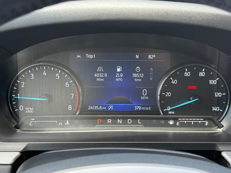 Ford Explorer Vehicle Full-screen Gallery Image 18