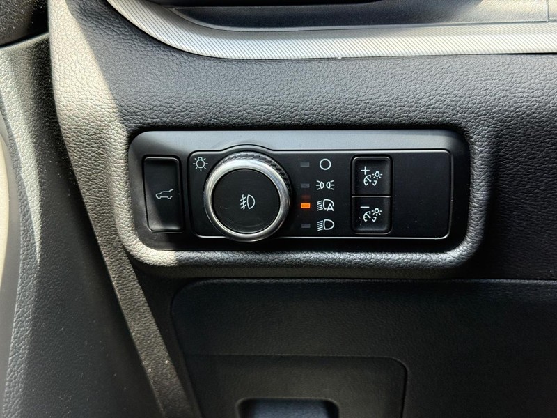 Ford Explorer Vehicle Full-screen Gallery Image 22