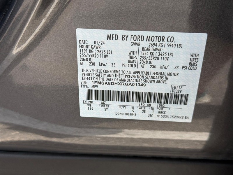 Ford Explorer Vehicle Full-screen Gallery Image 23