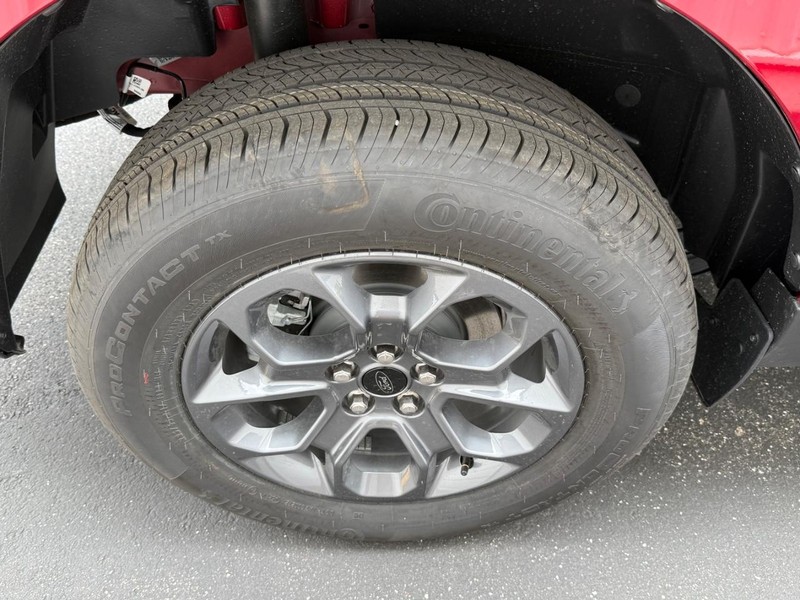 Ford Maverick Vehicle Full-screen Gallery Image 4