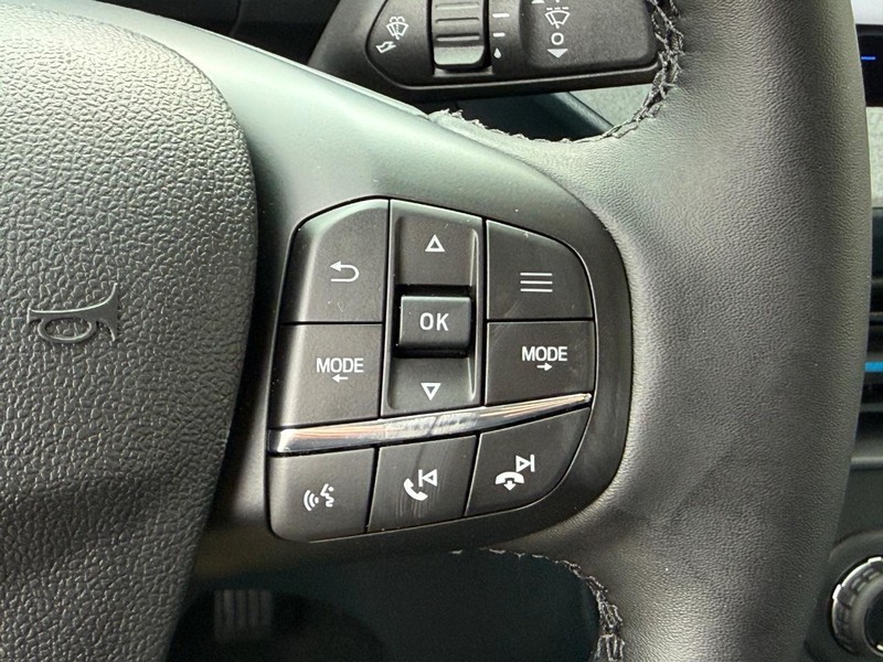 Ford Maverick Vehicle Full-screen Gallery Image 12