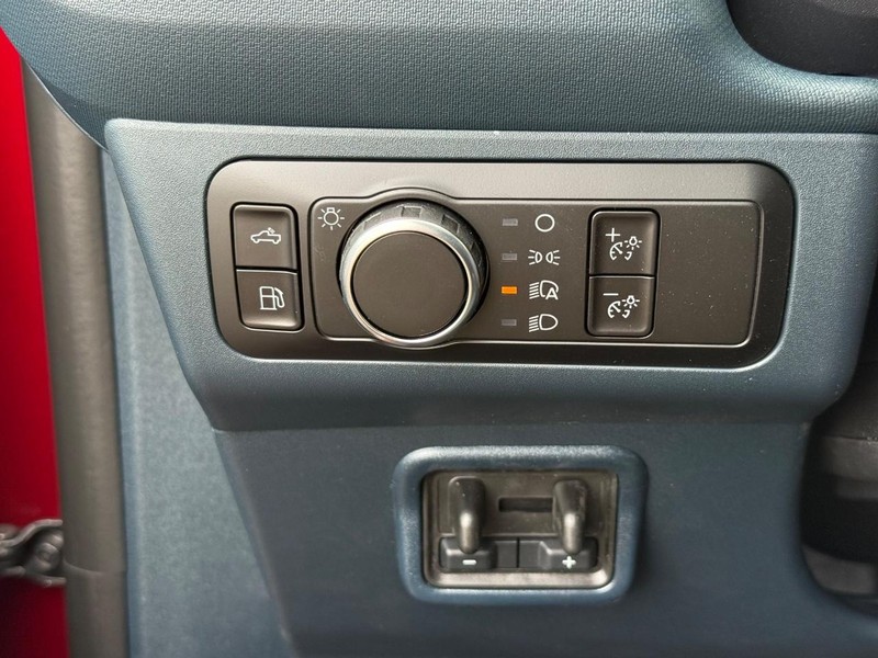 Ford Maverick Vehicle Full-screen Gallery Image 15