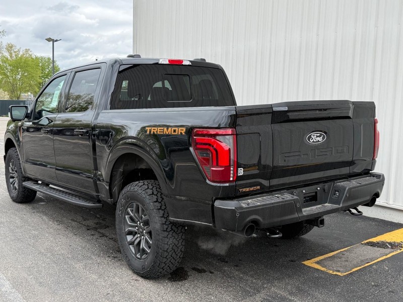 Ford F-150 Vehicle Full-screen Gallery Image 3