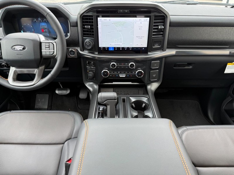 Ford F-150 Vehicle Full-screen Gallery Image 6