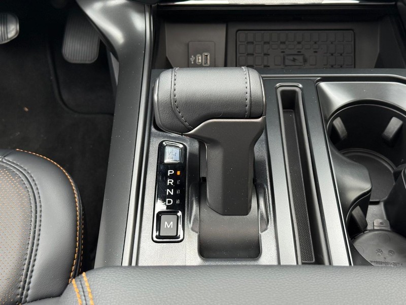 Ford F-150 Vehicle Full-screen Gallery Image 8