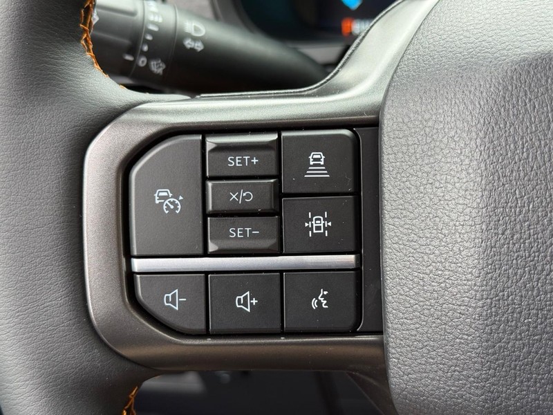 Ford F-150 Vehicle Full-screen Gallery Image 12