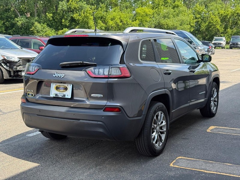 Jeep Cherokee Vehicle Full-screen Gallery Image 6