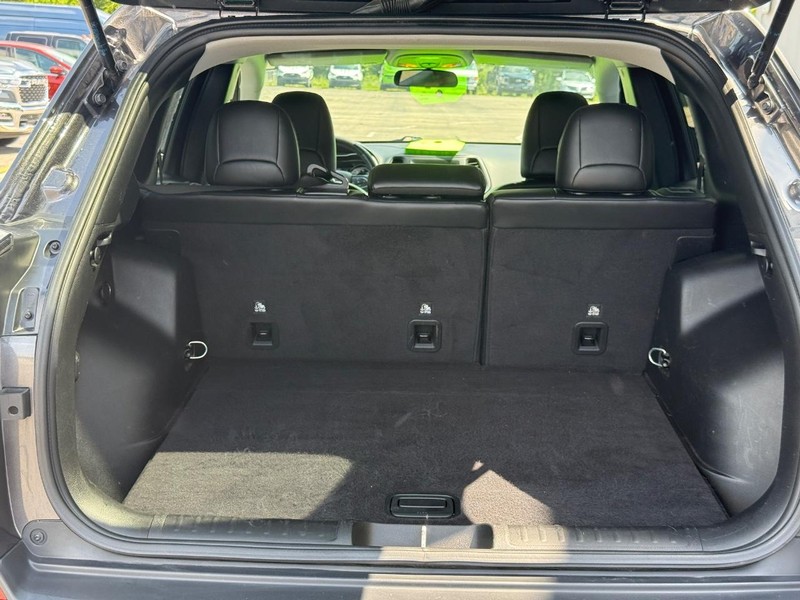 Jeep Cherokee Vehicle Full-screen Gallery Image 7