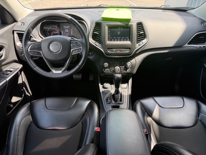 Jeep Cherokee Vehicle Full-screen Gallery Image 8