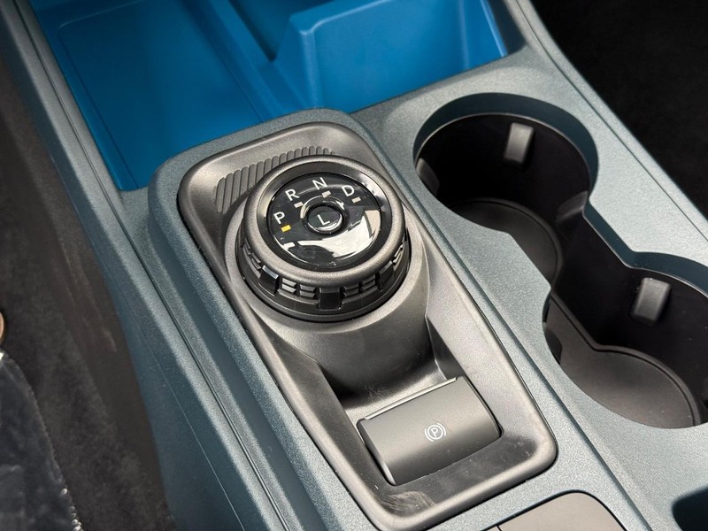 Ford Maverick Vehicle Full-screen Gallery Image 6