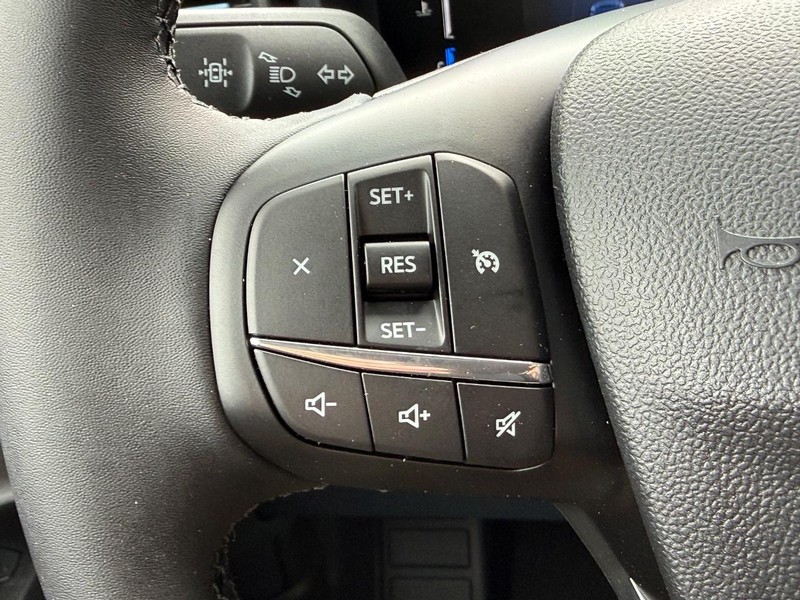 Ford Maverick Vehicle Full-screen Gallery Image 9