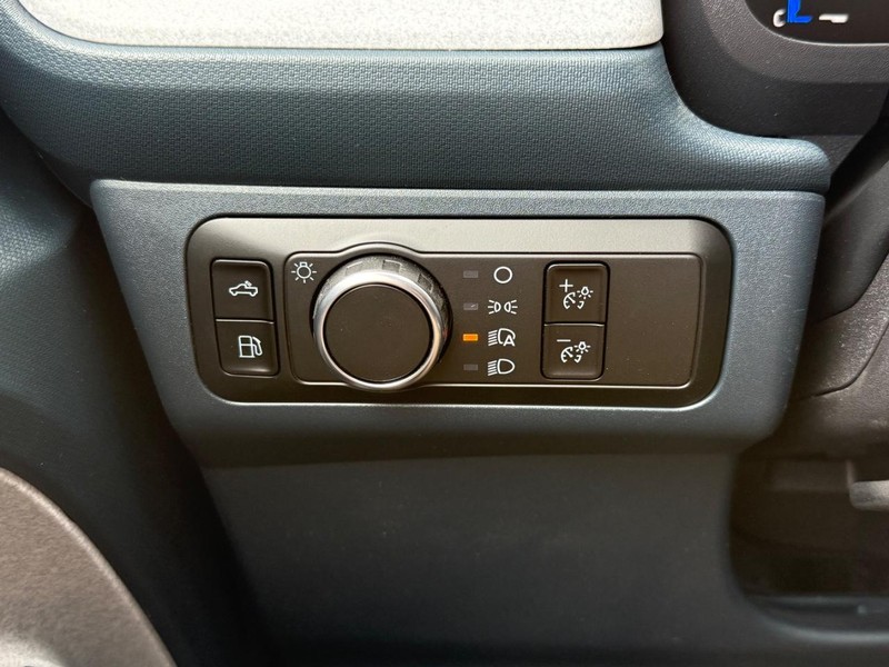 Ford Maverick Vehicle Full-screen Gallery Image 14