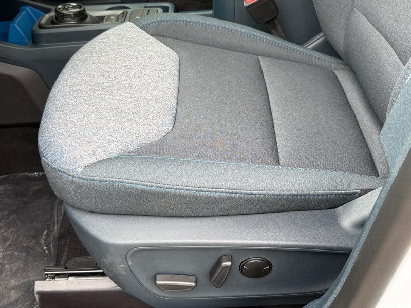 Ford Maverick Vehicle Full-screen Gallery Image 16