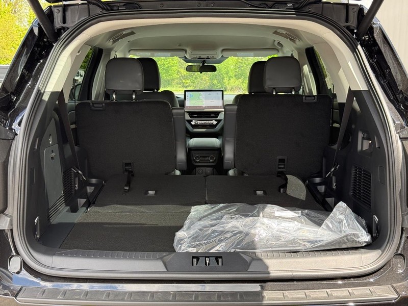 Ford Explorer Vehicle Full-screen Gallery Image 5