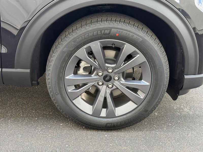Ford Explorer Vehicle Full-screen Gallery Image 7