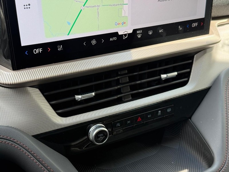 Ford Explorer Vehicle Full-screen Gallery Image 20