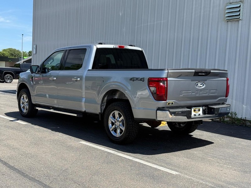 Ford F-150 Vehicle Full-screen Gallery Image 3