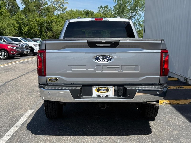 Ford F-150 Vehicle Full-screen Gallery Image 4