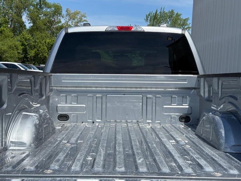 Ford F-150 Vehicle Full-screen Gallery Image 5