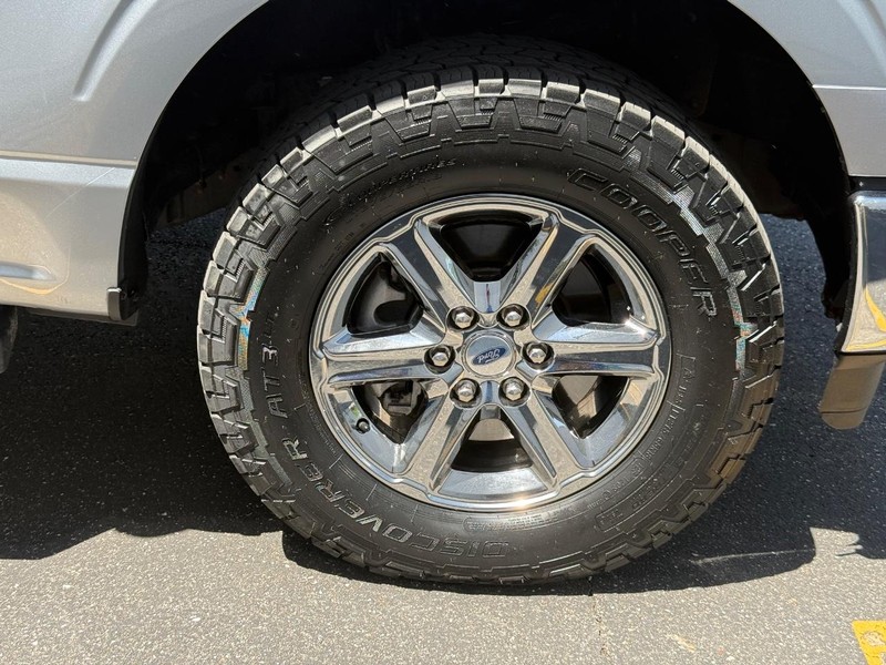 Ford F-150 Vehicle Full-screen Gallery Image 7