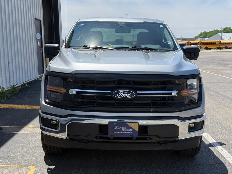 Ford F-150 Vehicle Full-screen Gallery Image 8