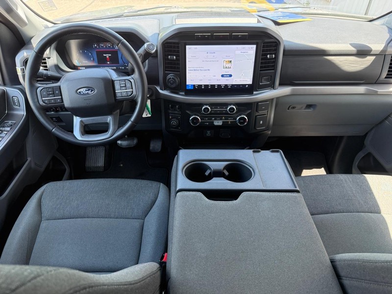 Ford F-150 Vehicle Full-screen Gallery Image 10