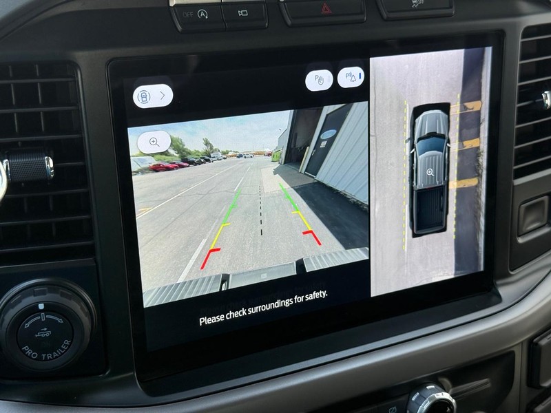 Ford F-150 Vehicle Full-screen Gallery Image 18