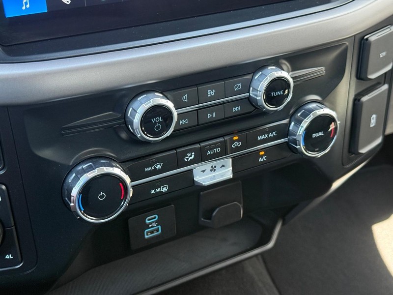 Ford F-150 Vehicle Full-screen Gallery Image 19