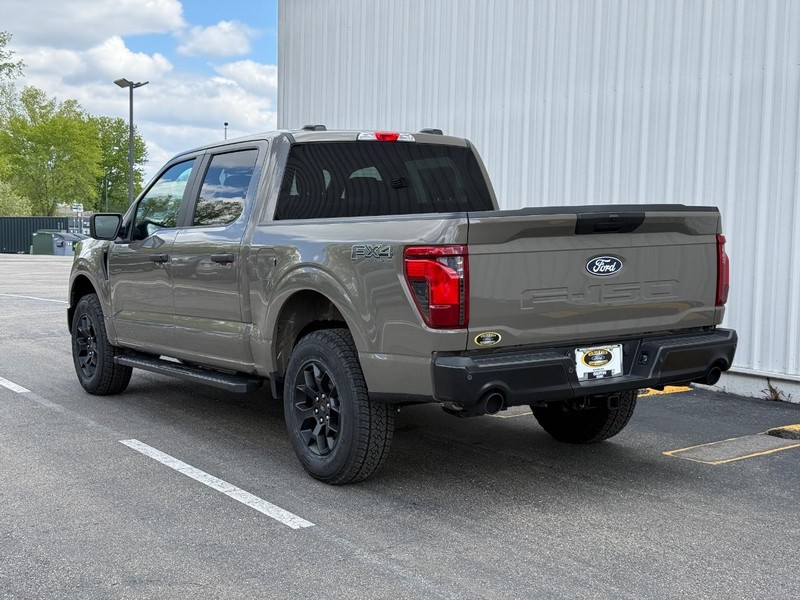 Ford F-150 Vehicle Full-screen Gallery Image 3