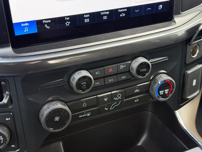 Ford F-150 Vehicle Full-screen Gallery Image 13