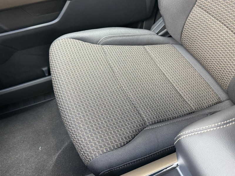 Ford F-150 Vehicle Full-screen Gallery Image 14