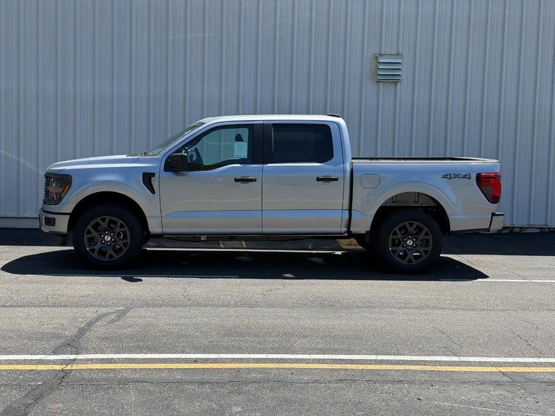 Ford F-150 Vehicle Full-screen Gallery Image 2