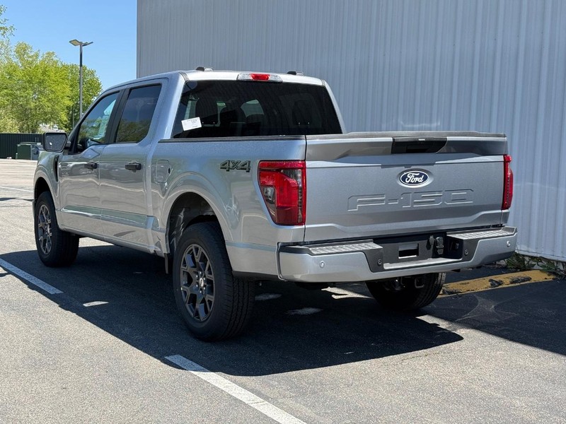 Ford F-150 Vehicle Full-screen Gallery Image 3