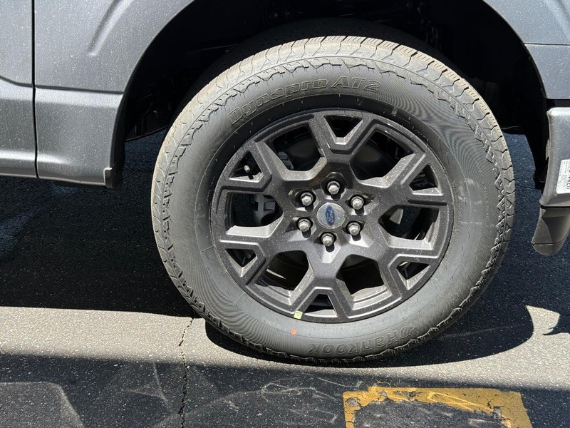 Ford F-150 Vehicle Full-screen Gallery Image 7